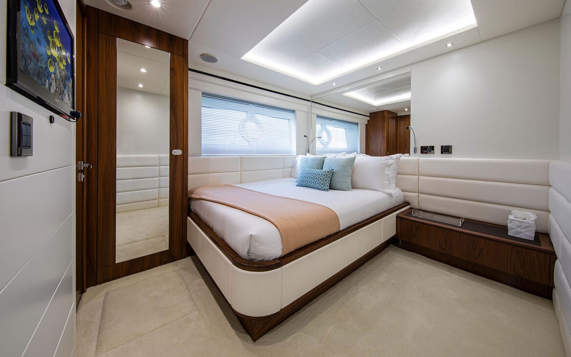 Motor Yacht RUSH X Double Guest Stateroom