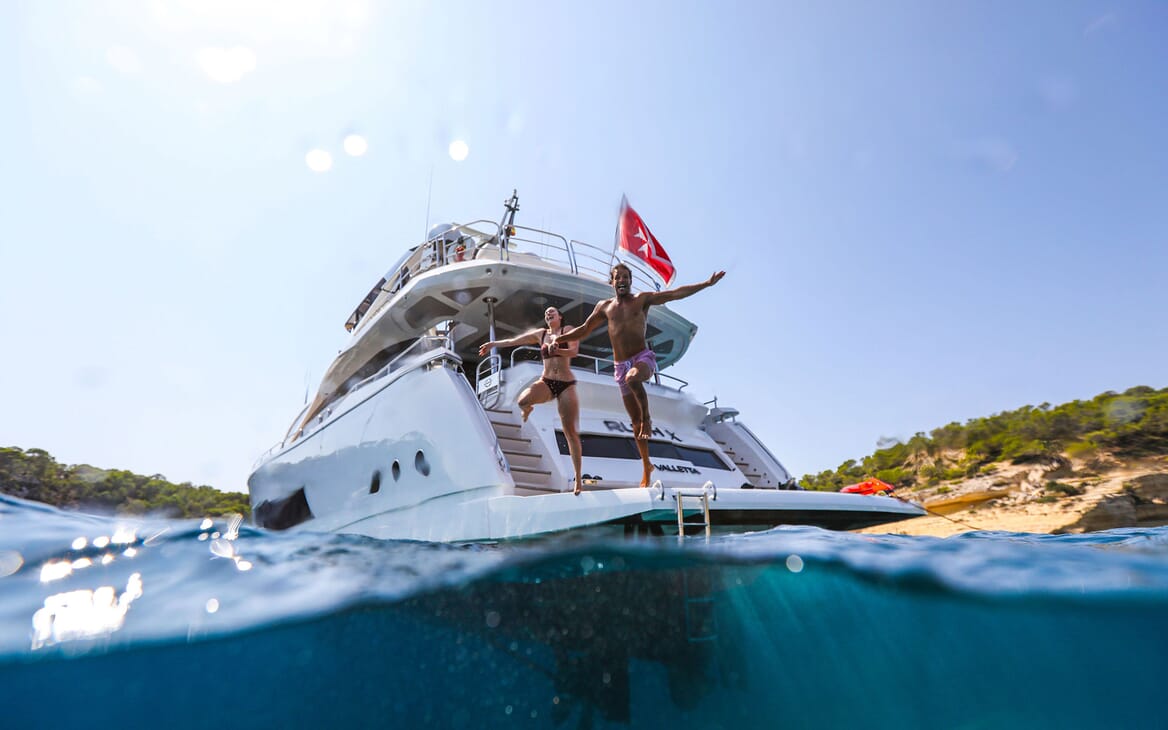 Motor Yacht RUSH X Lifestyle