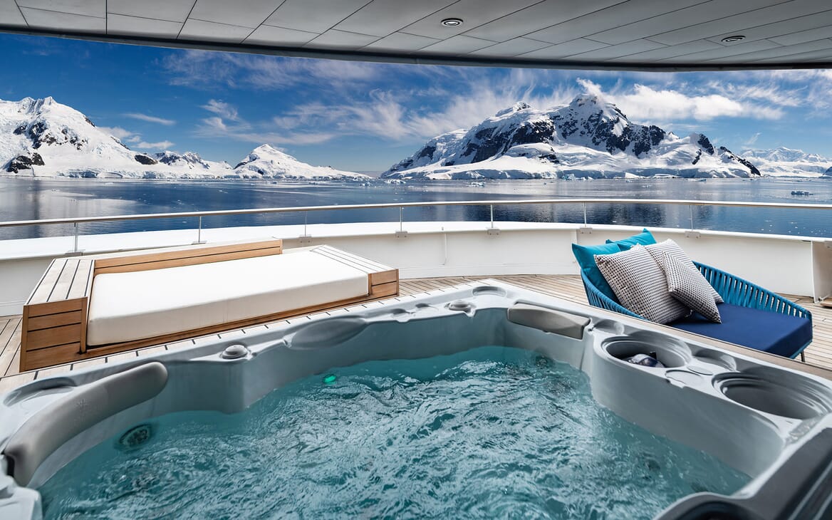 Motor Yacht SCENIC ECLIPSE Jacuzzi with a view