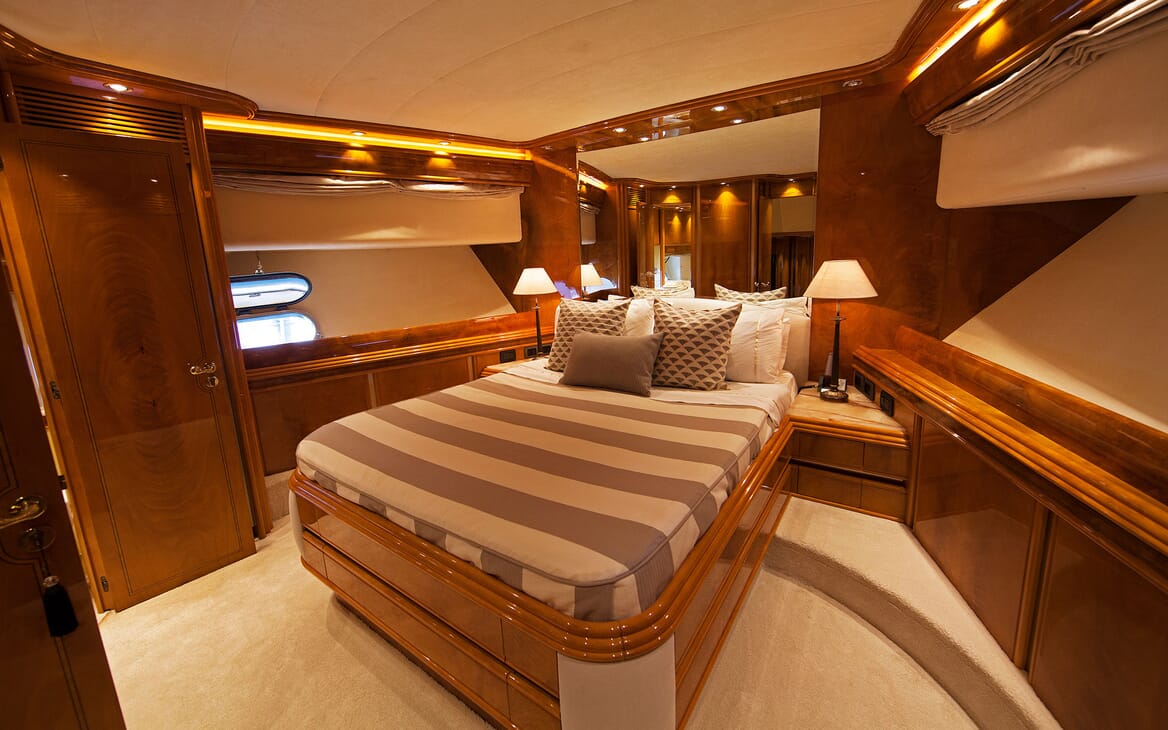 Motor Yacht TIFFANY Double VIP Stateroom