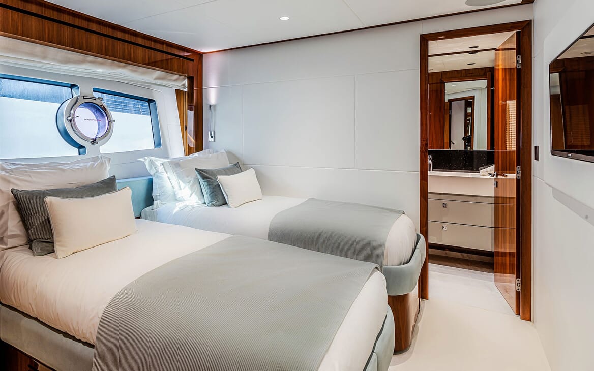 Motor Yacht KUDOS Guest Twin Stateroom