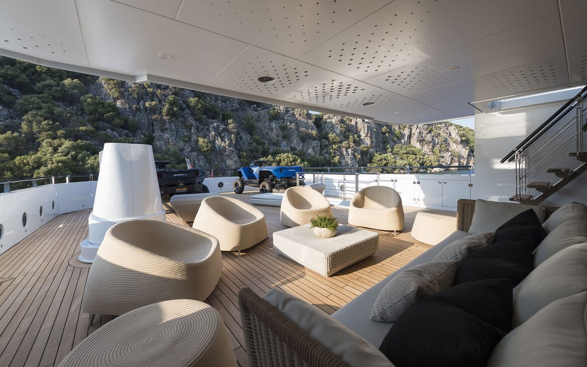 Motor Yacht AQUARIUS Main Aft Deck