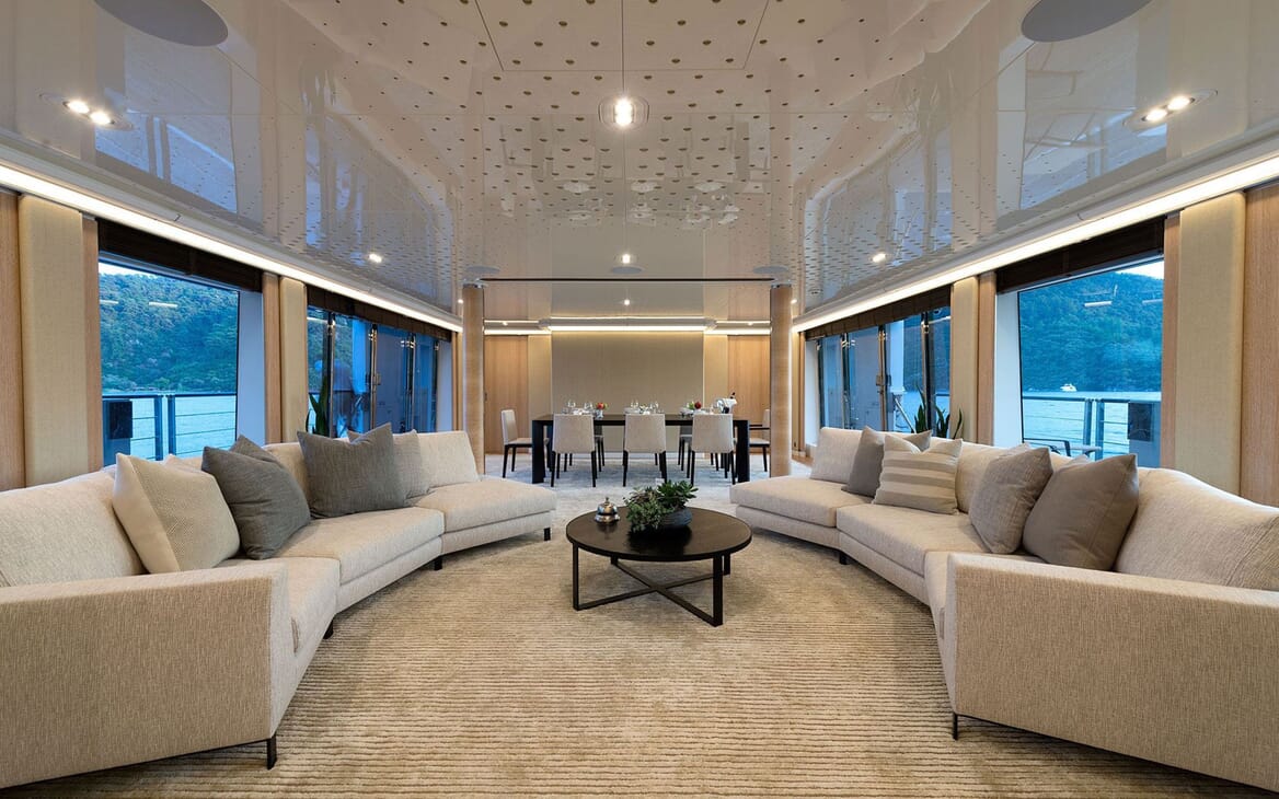 Motor Yacht AQUARIUS Main Salon