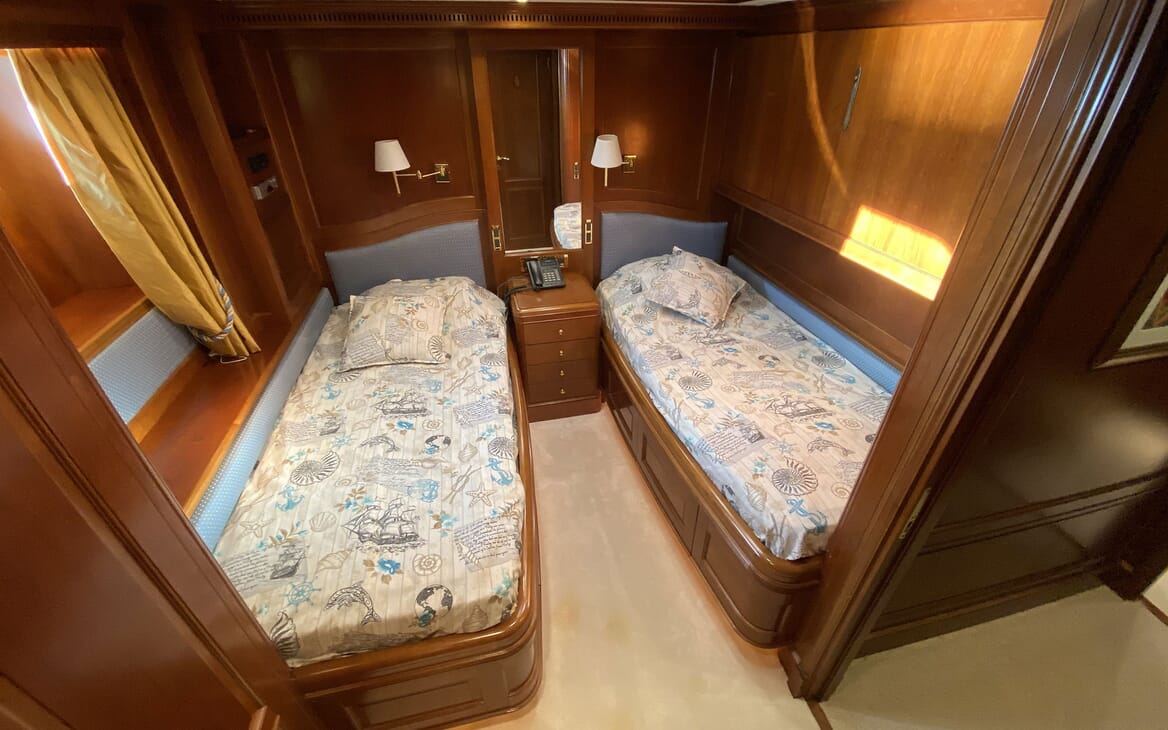 Motor Yacht TURK'S Twin Guest Stateroom