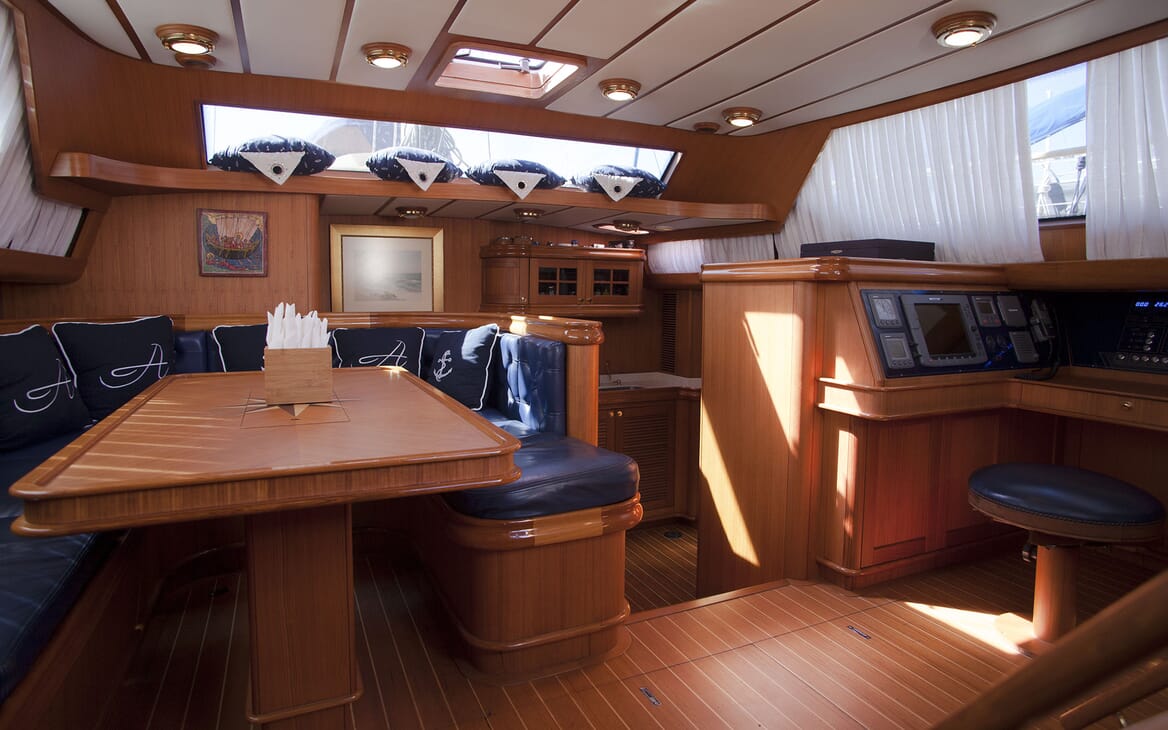 Motor Yacht ARCADIA Main Salon