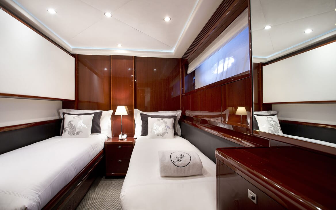 Motor Yacht MOLLY MALONE Twin Guest Stateroom