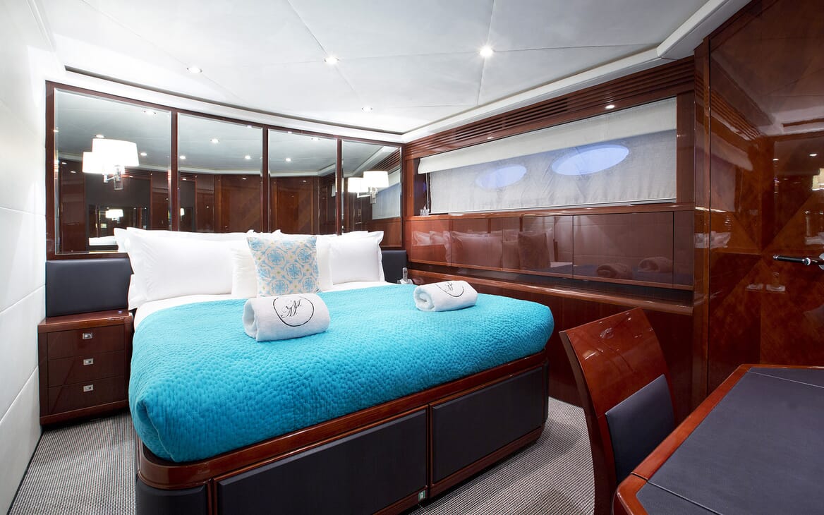 Motor Yacht MOLLY MALONE Double Stateroom