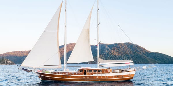 Sailing Yacht S NUR TAYLAN Profile