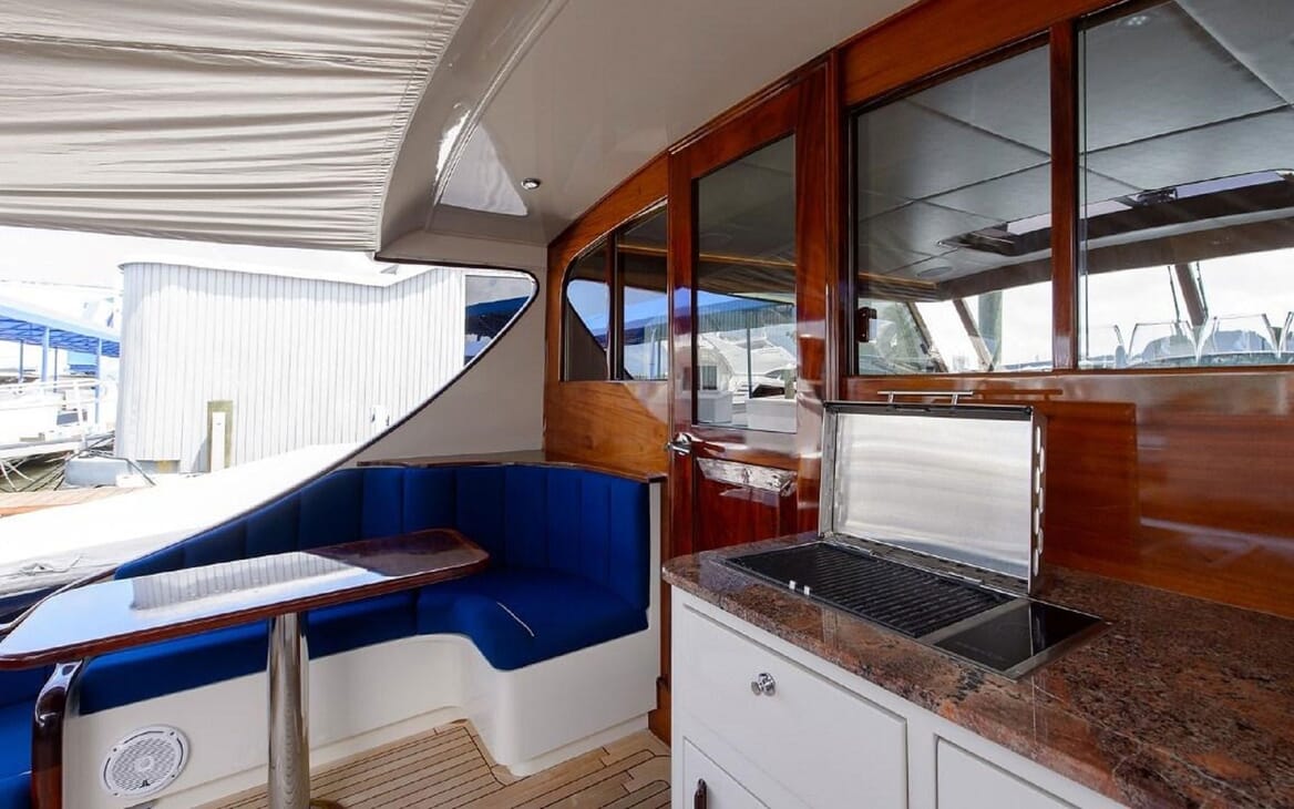 Motor Yacht TRIDENT Aft Table