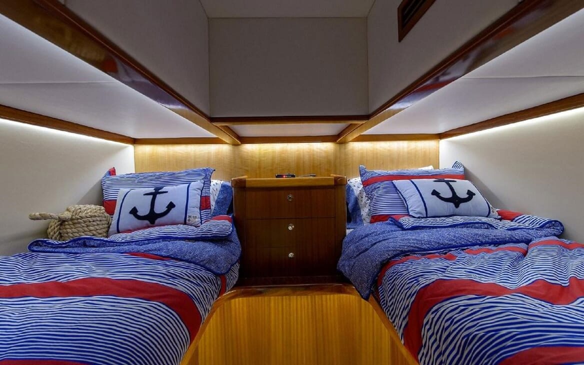Motor Yacht TRIDENT Twin Stateroom