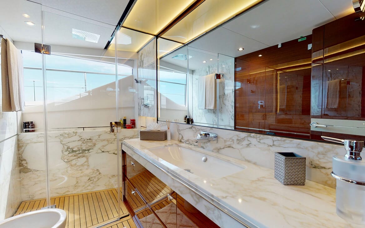 Motor Yacht PRINCESS M Master Bathroom