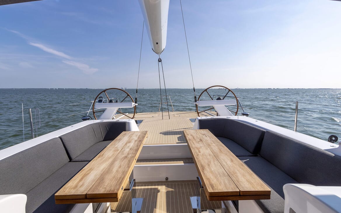 Sailing Yacht RSC 1900 Deck and Seating