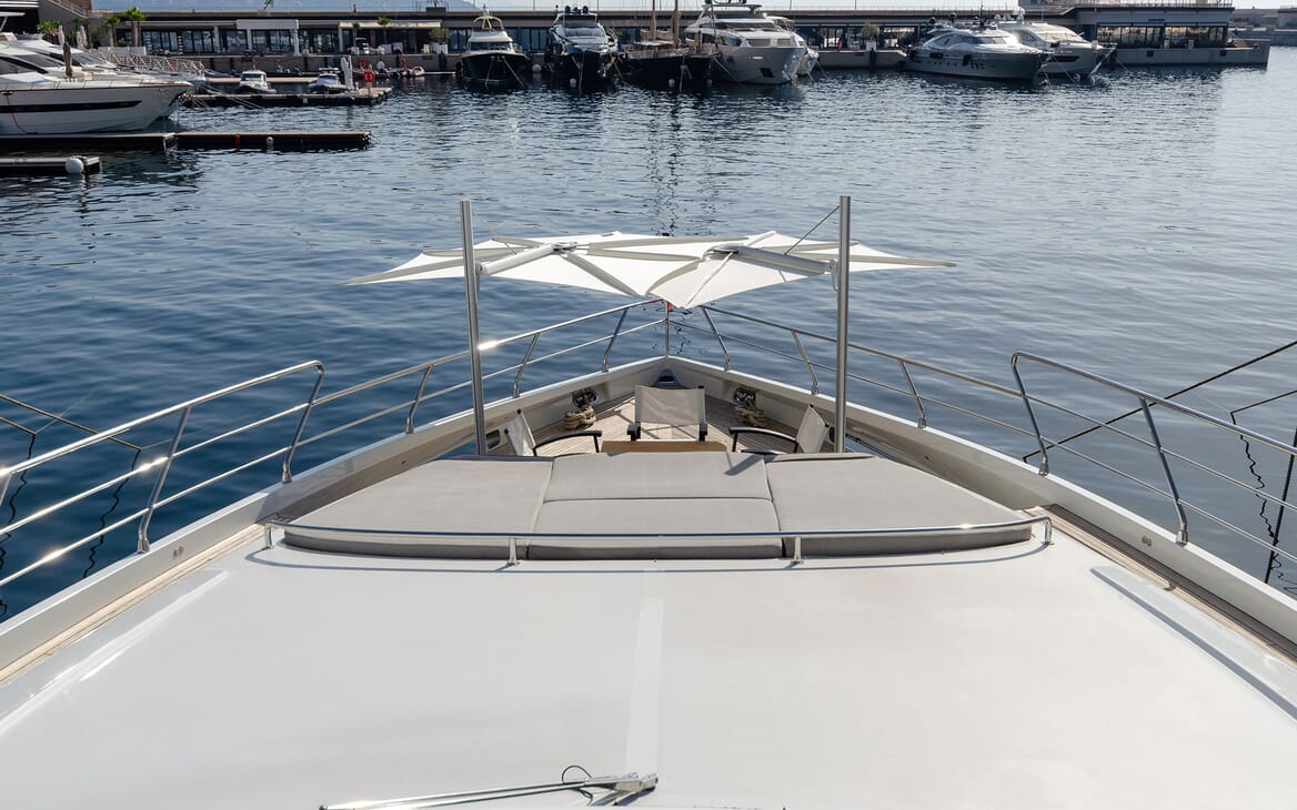 Motor Yacht NEW VOGUE Bow Sun Pad