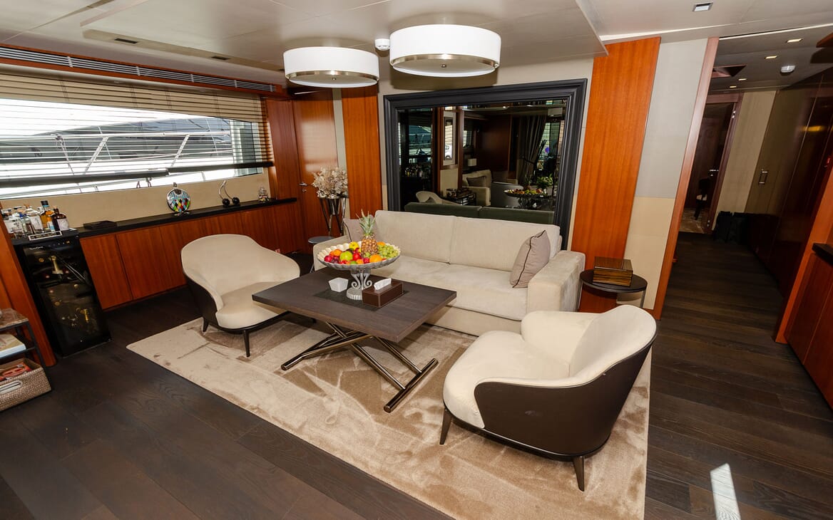 Motor Yacht NEW VOGUE Seating