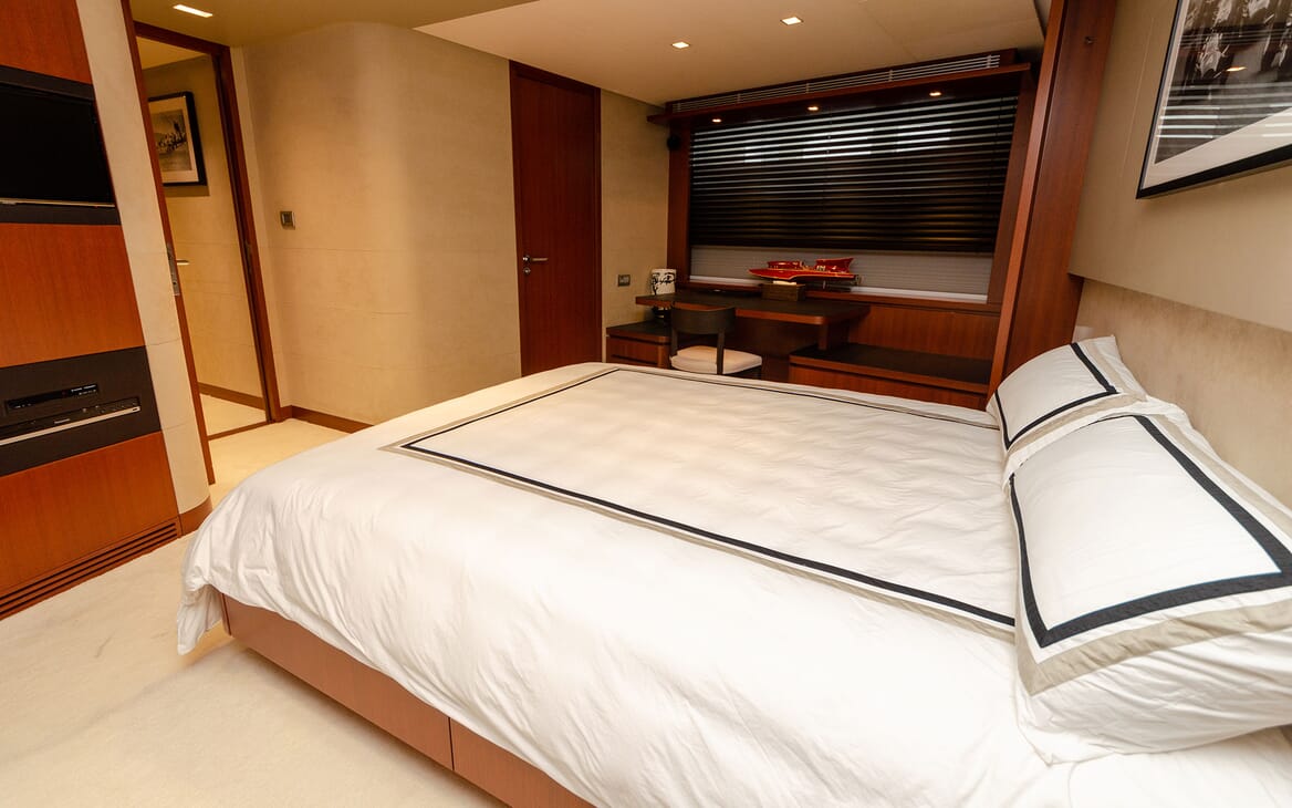 Motor Yacht NEW VOGUE Double Stateroom
