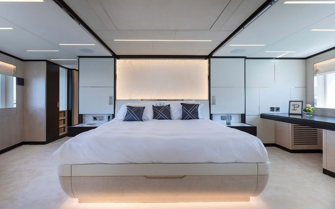 ROCKET ONE cabin
