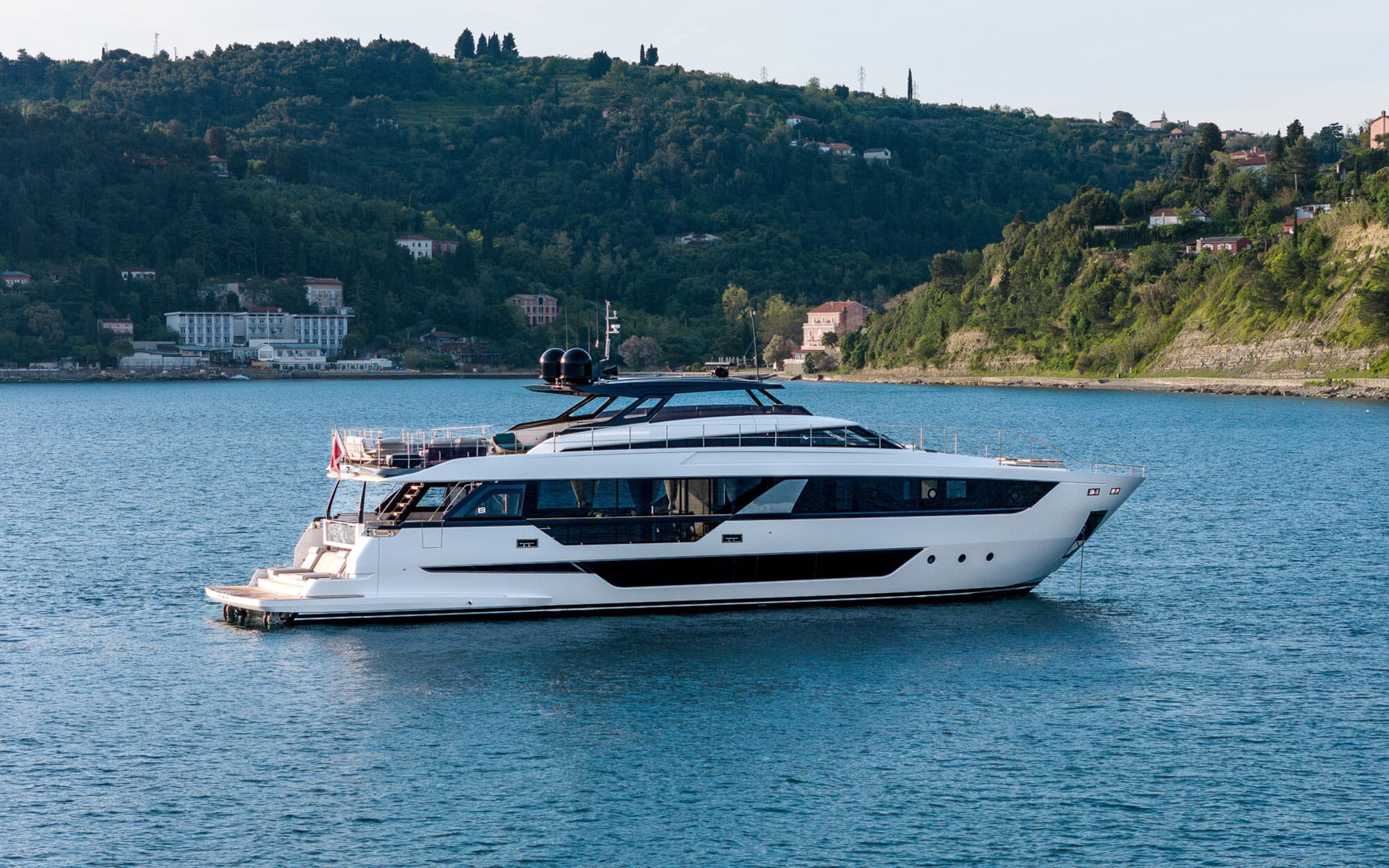 sardinia luxury yacht charter