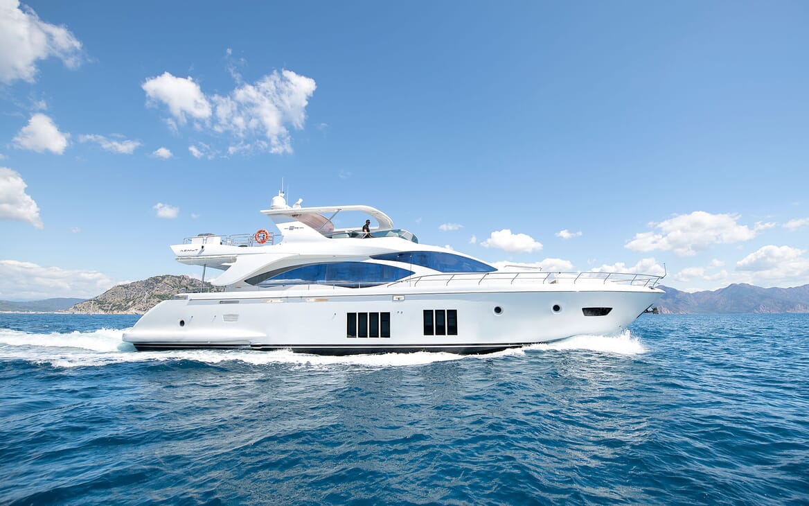 HUBO Motor Yacht for Charter