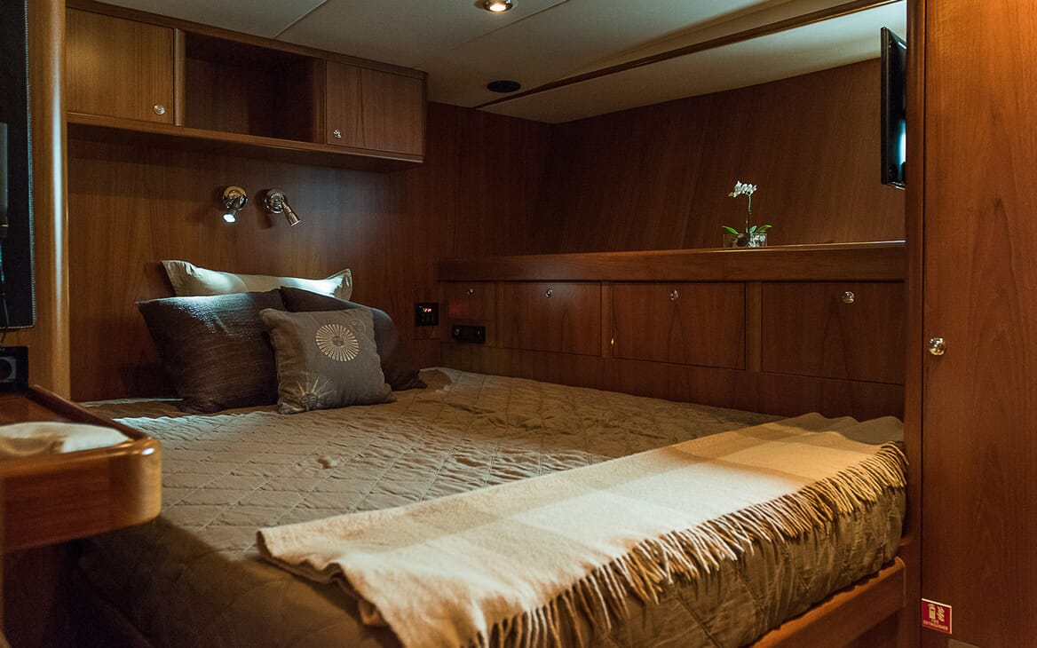 Sailing Yacht Sindonemo guest cabin