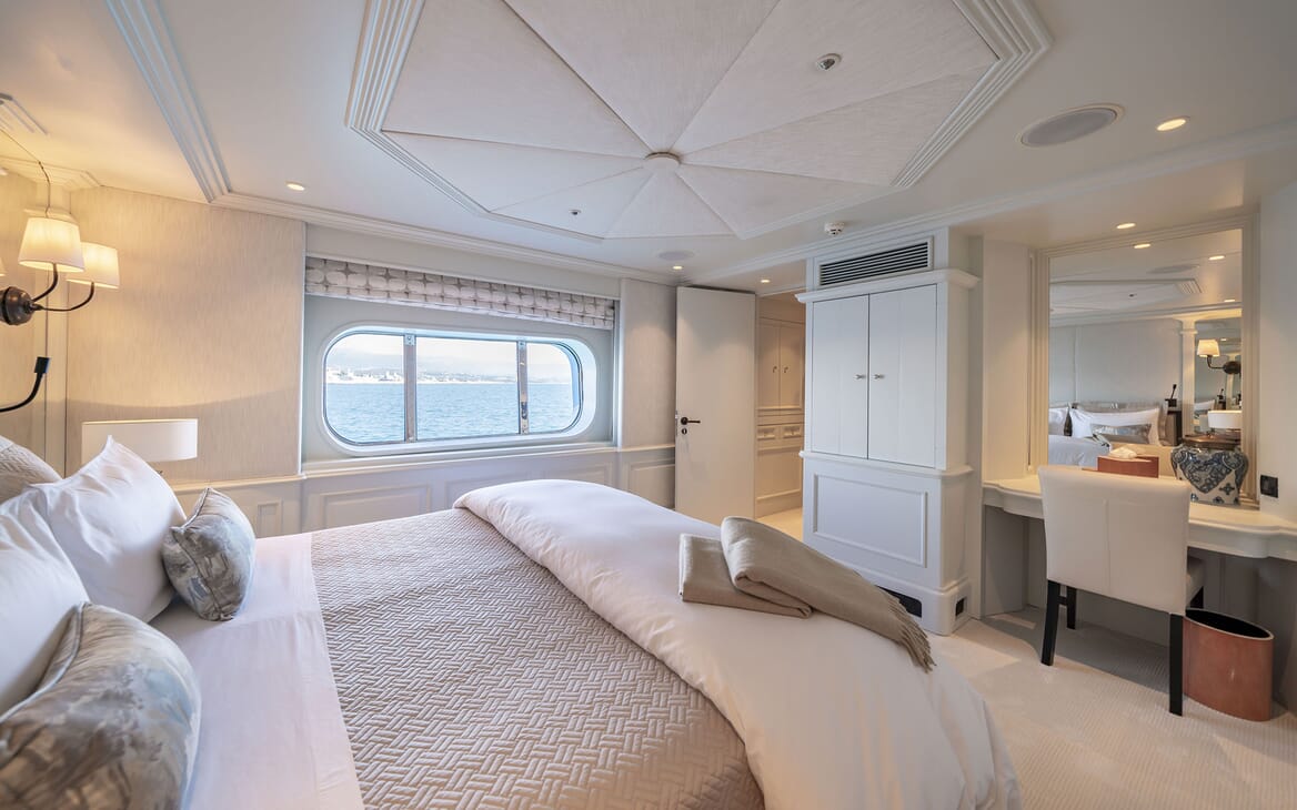 Motor Yacht MOSAIQUE Double Guest Stateroom