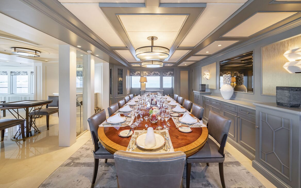 Motor Yacht MOSAIQUE Main Deck Dining Table