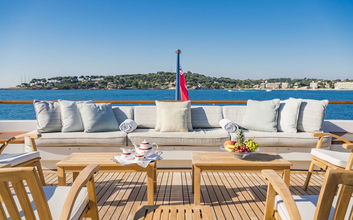 Motor Yacht MOSAIQUE Aft Deck Seating