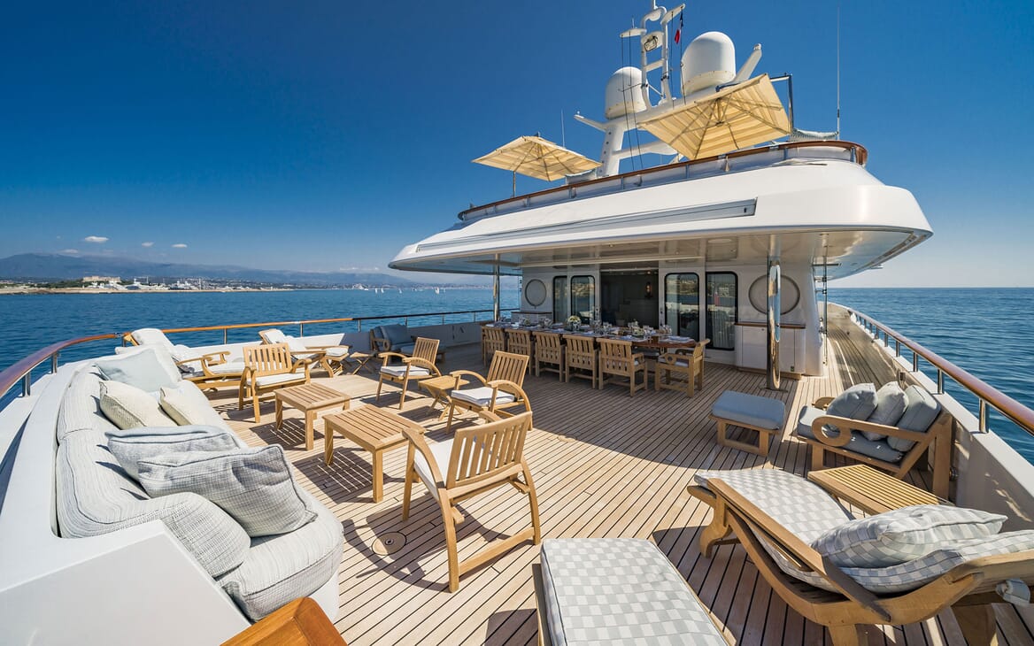 Motor Yacht MOSAIQUE Aft Decks