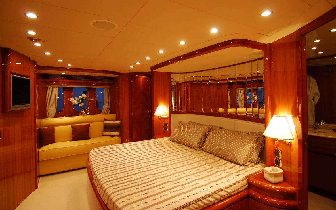 Motor Yacht BEIJA FLORE Master Stateroom
