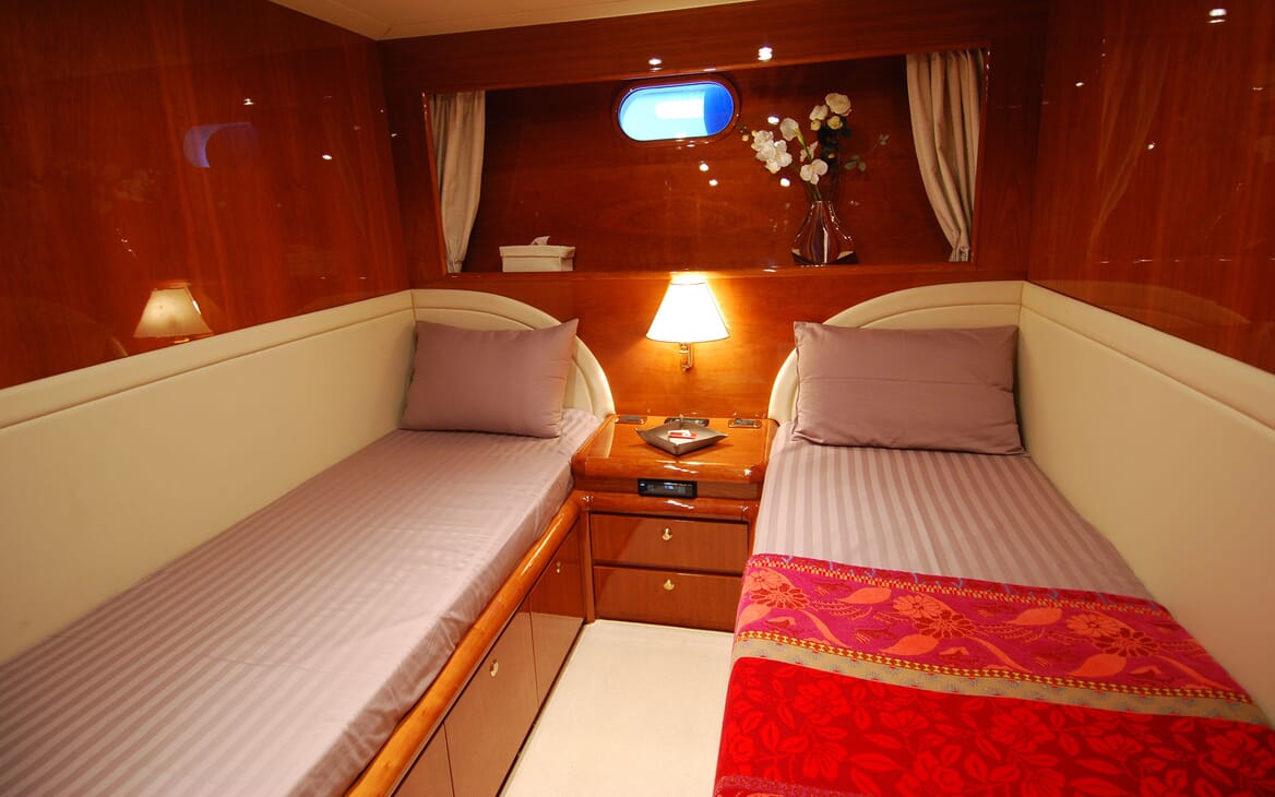Motor Yacht BEIJA FLORE Twin Staterooom