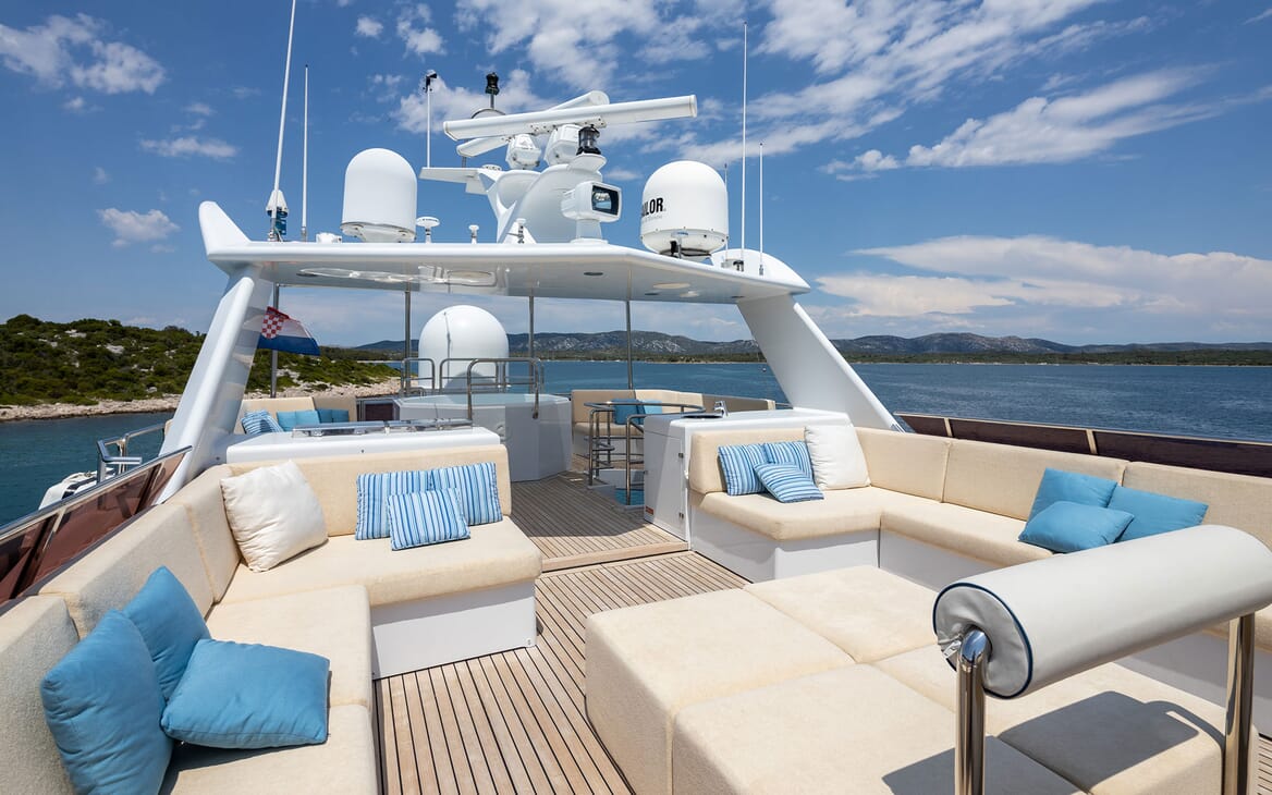 Motor Yacht LADYSHIP Sun Deck Seating