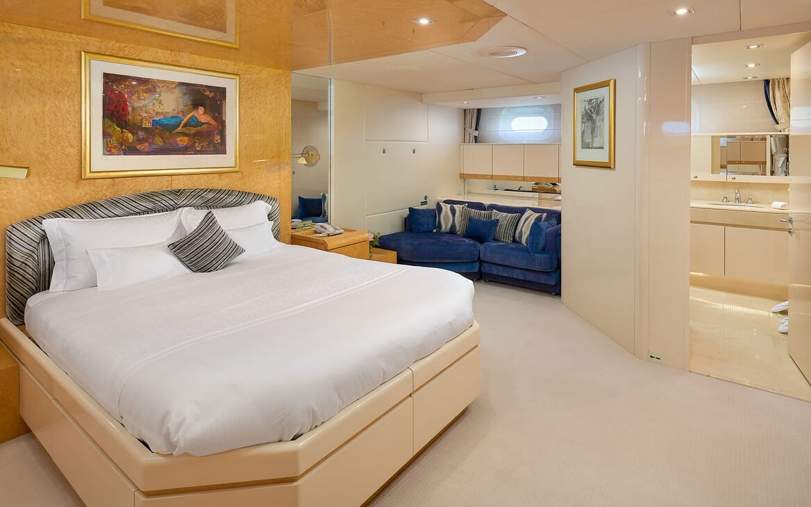 Motor Yacht LADYSHIP Guest Double Stateroom