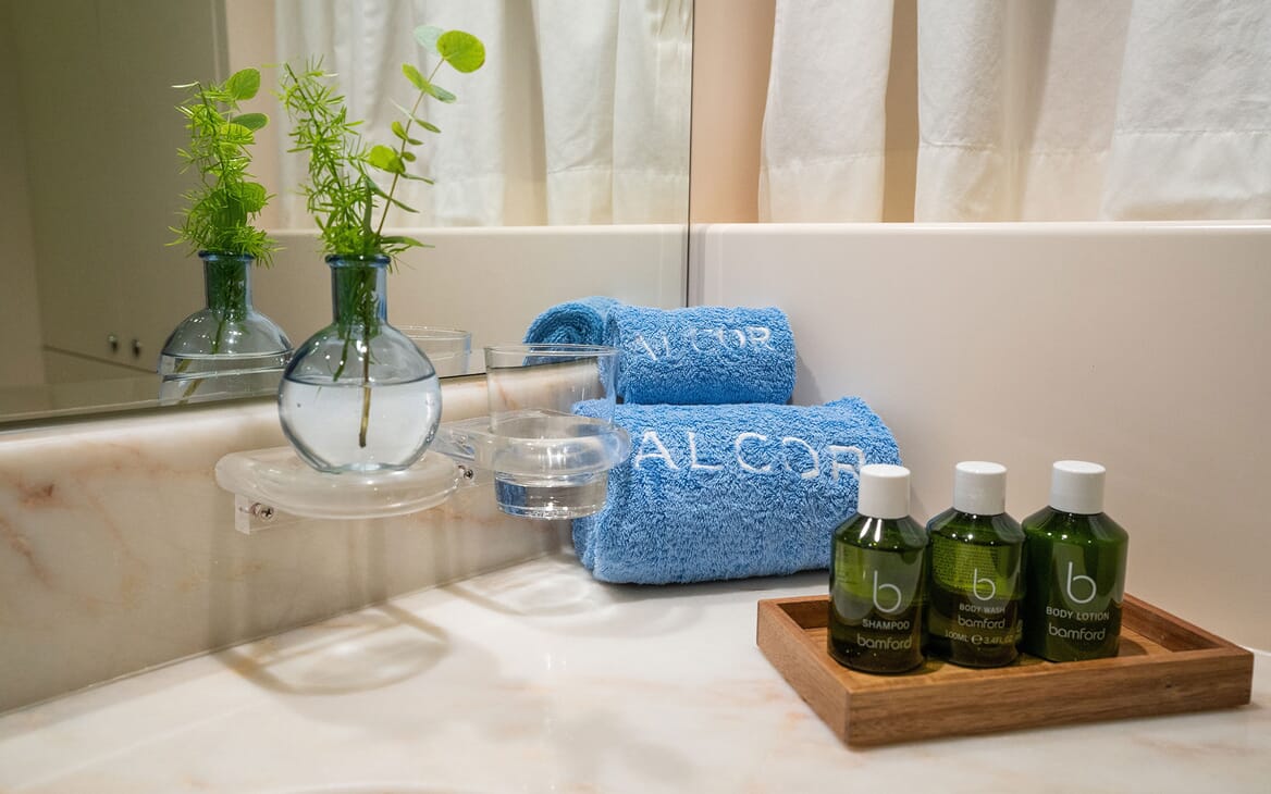 Motor Yacht ALCOR Towels and Soap