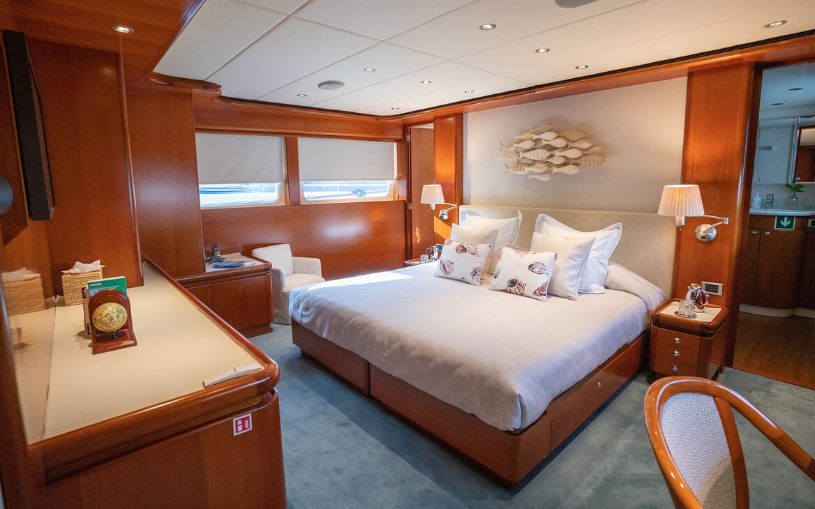 Motor Yacht ALCOR Master Stateroom