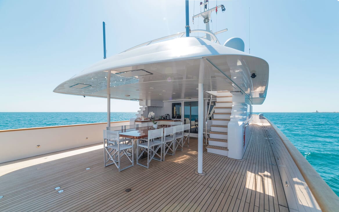 Motor Yacht Berzinc Sun Deck