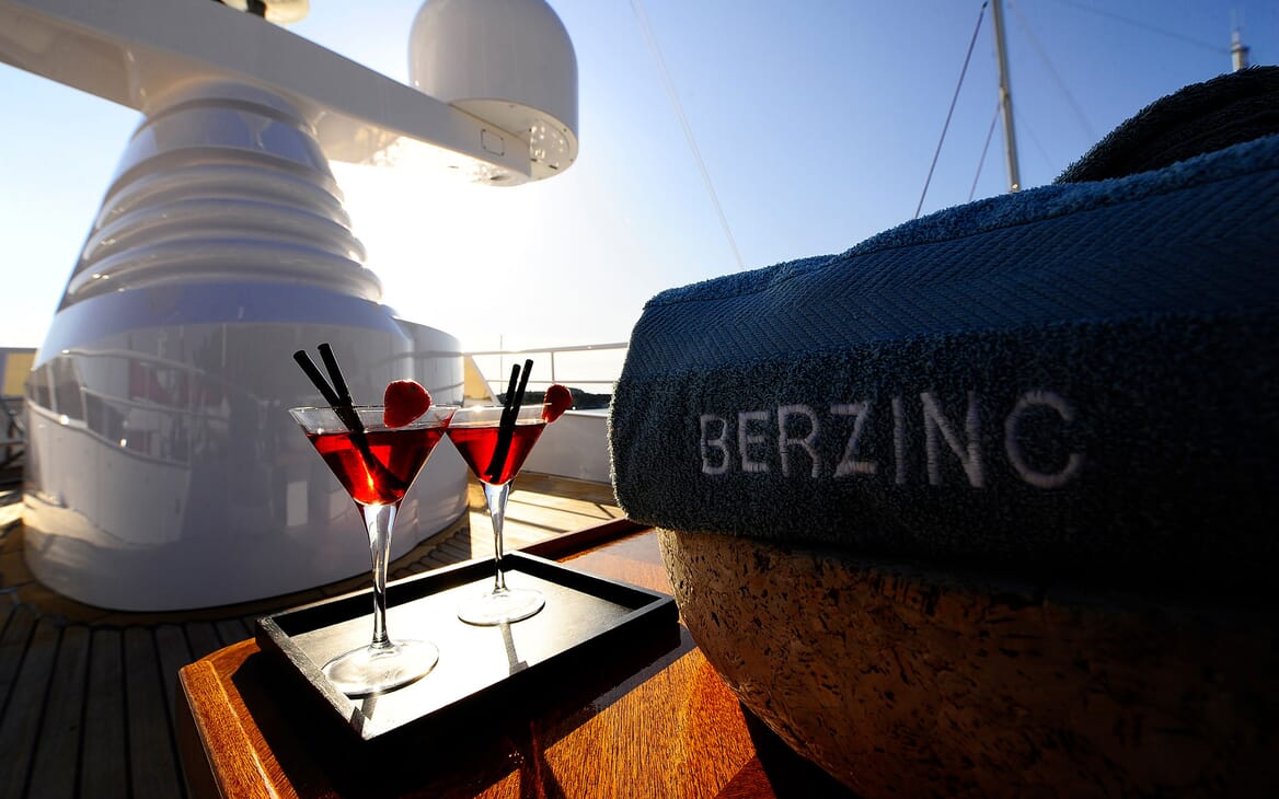 Motor Yacht Berzinc Cocktails