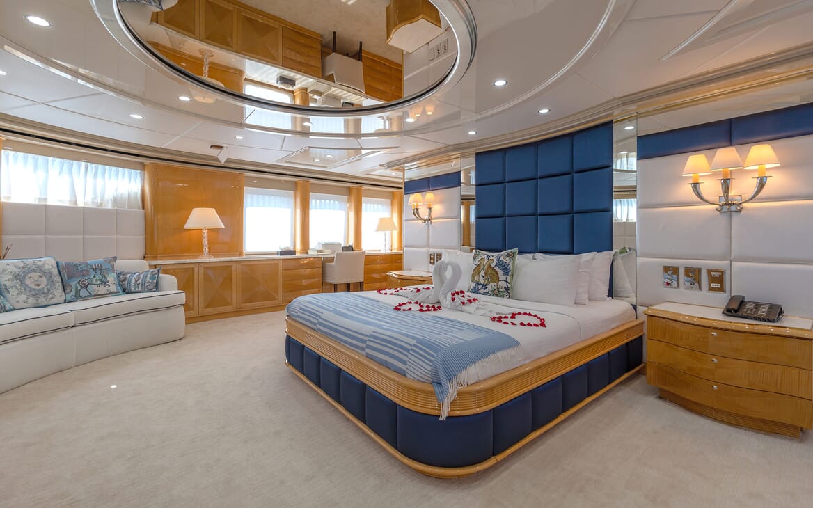 Motor Yacht LADY AZUL Guest Double Stateroom