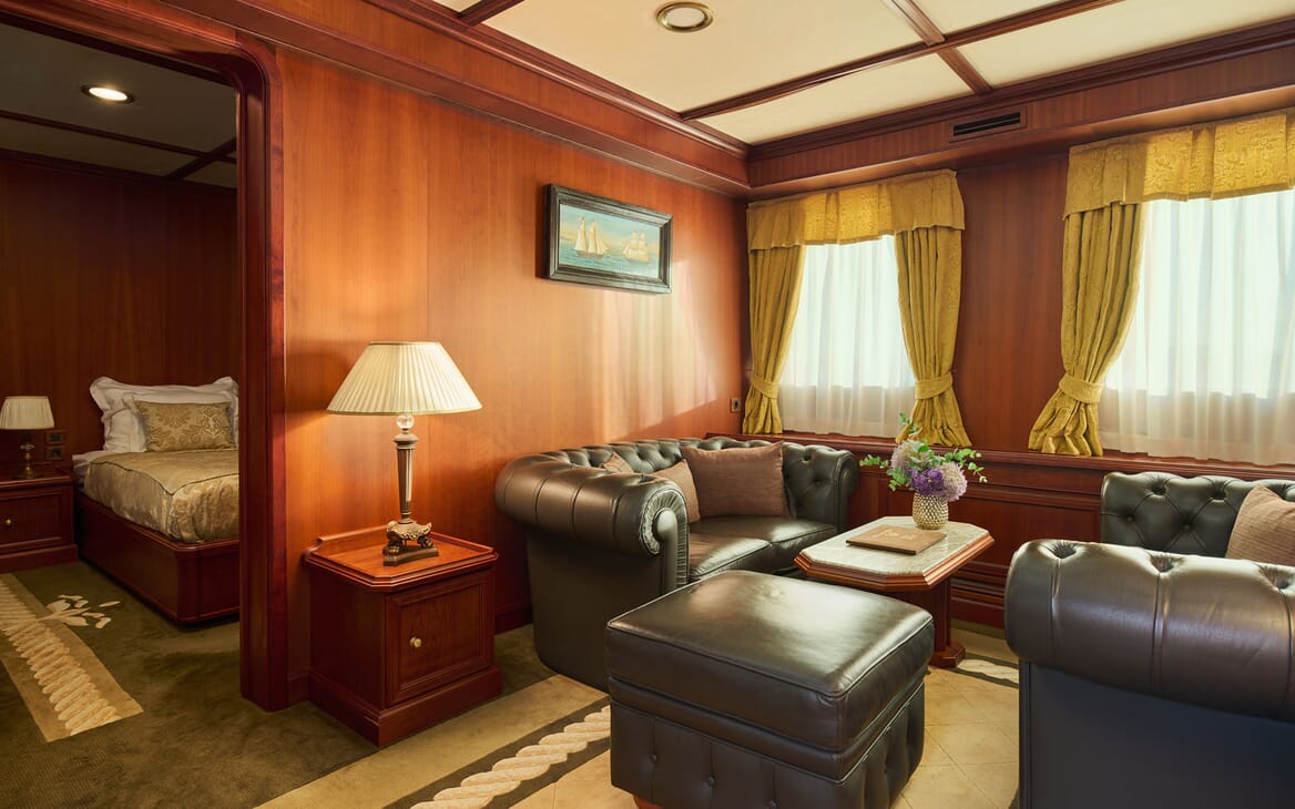 Motor Yacht SEAGULL II Guest Twin Stateroom