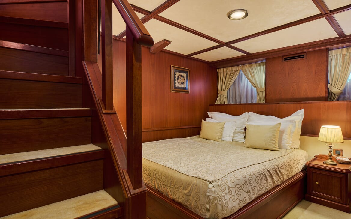 Motor Yacht SEAGULL II Toys