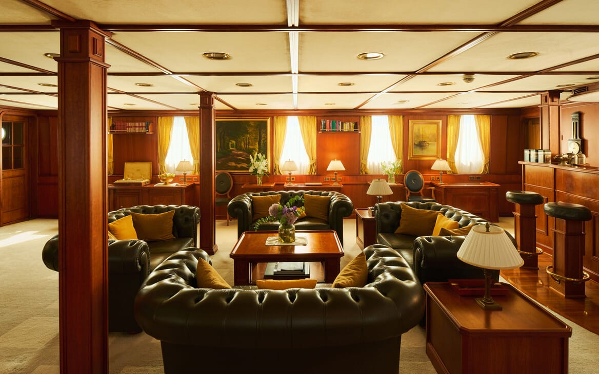 Motor Yacht SEAGULL II Double Stateroom