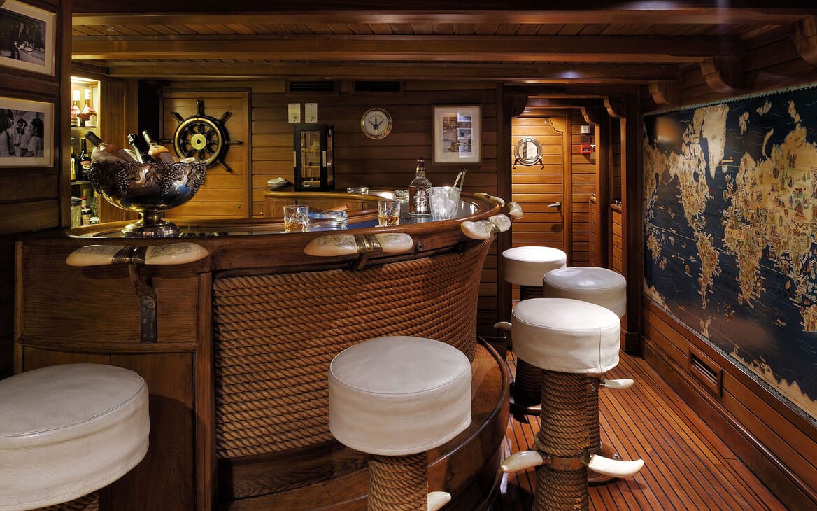 Motor Yacht CHRISTINA O Bar