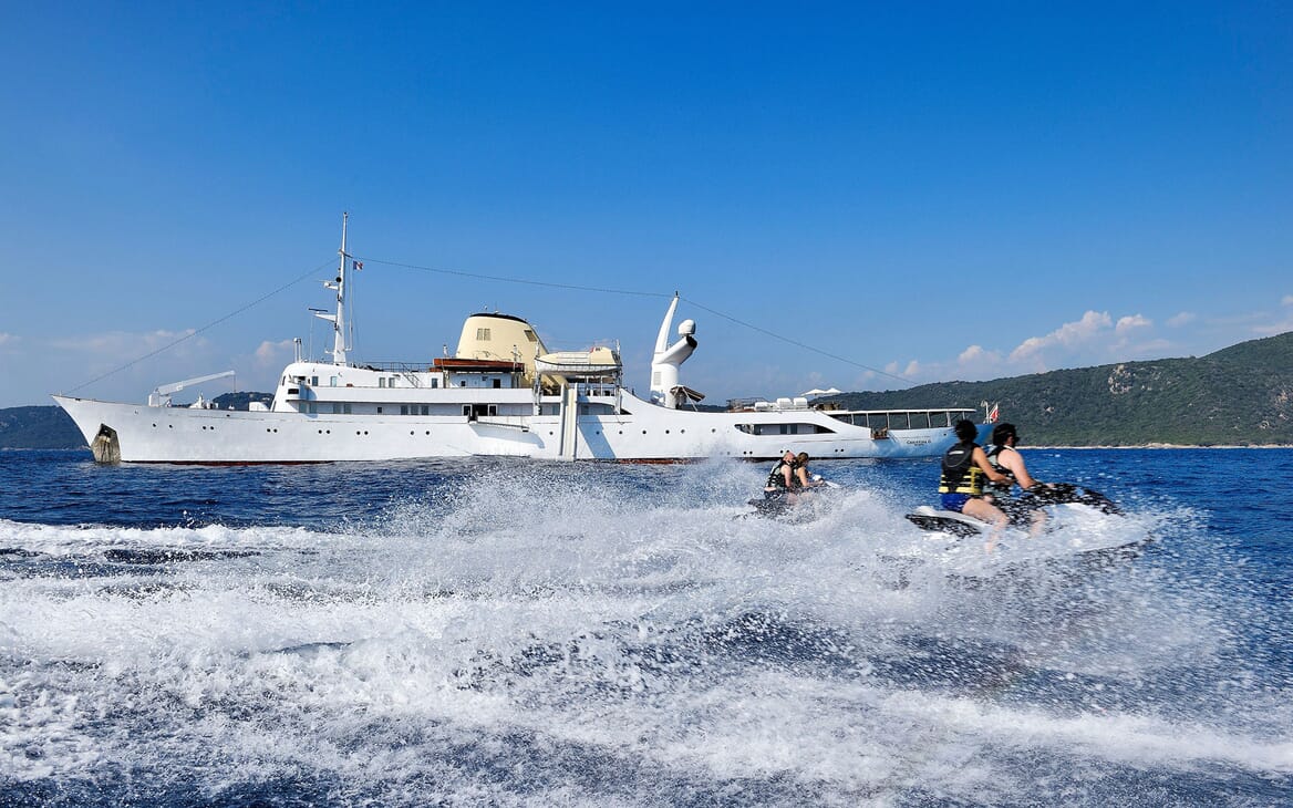 Motor Yacht CHRISTINA O Jetskis