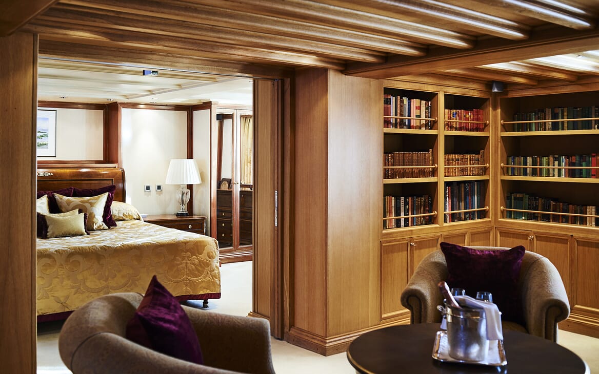 Motor Yacht CHRISTINA O Stateroom with Library