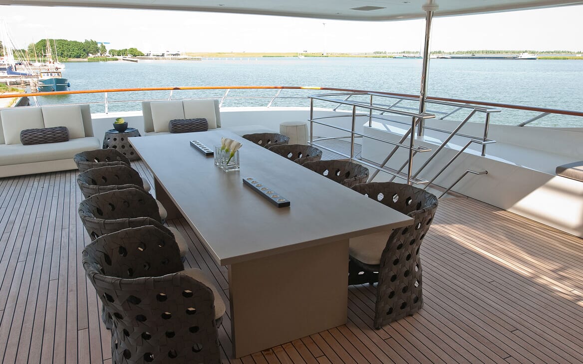 Motor Yacht Latitude outdoor dining area
