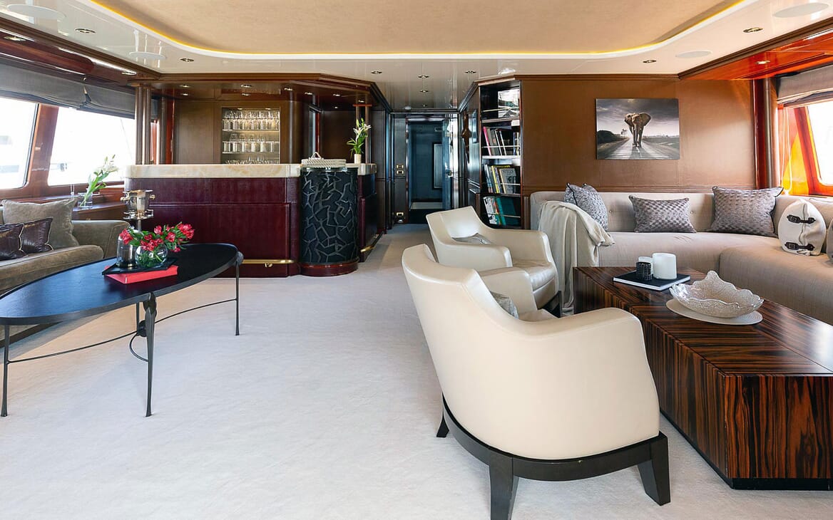 Motor Yacht IL SOLE Sky Lounge