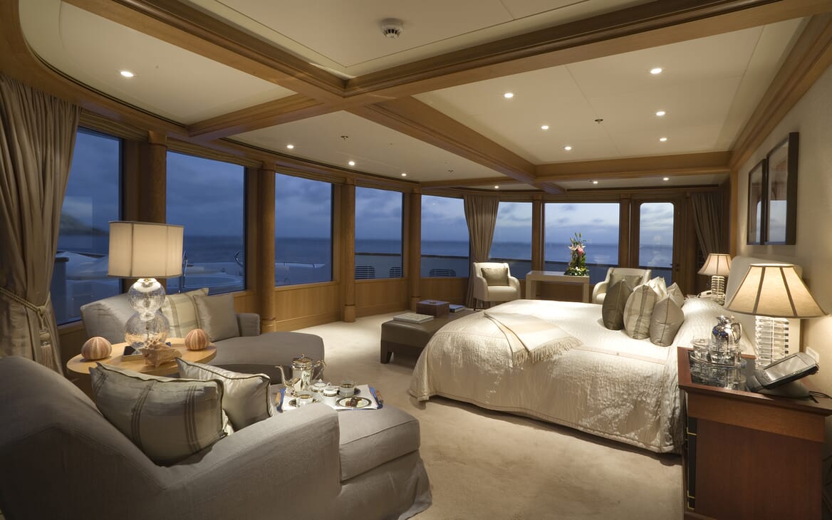 Motor Yacht Utopia master cabin