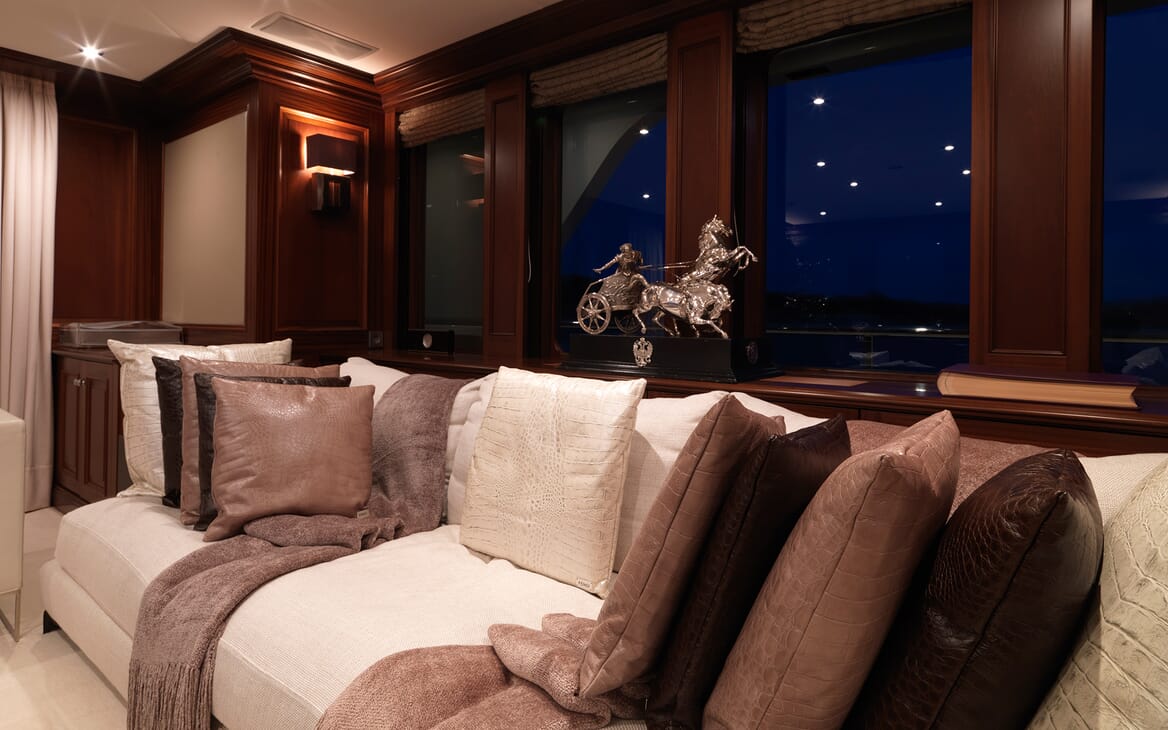 Motor Yacht My Little Violet seating area