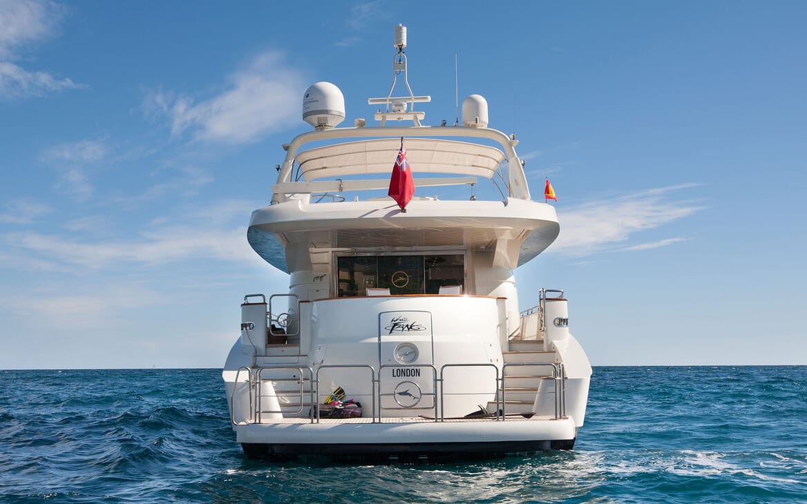 Motor Yacht WHITE FANG Aft View