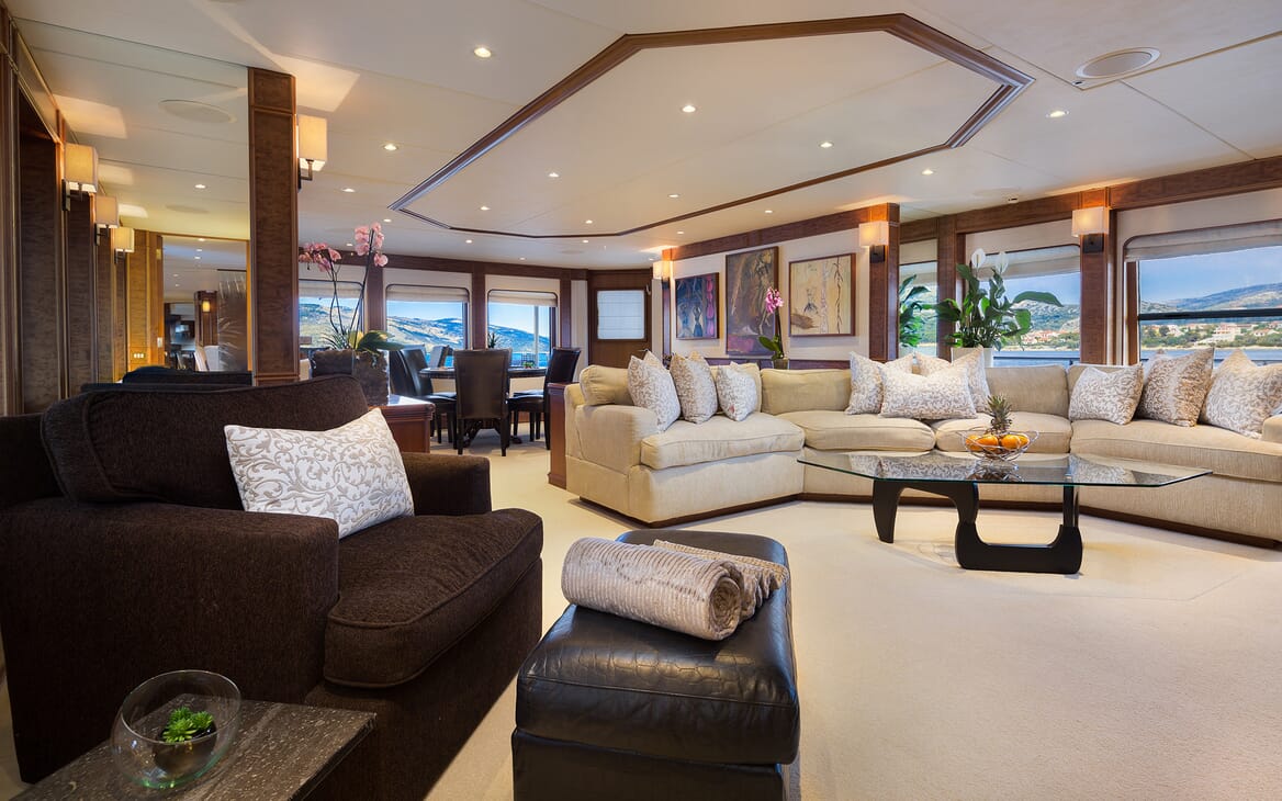 Motor Yacht Brazil saloon