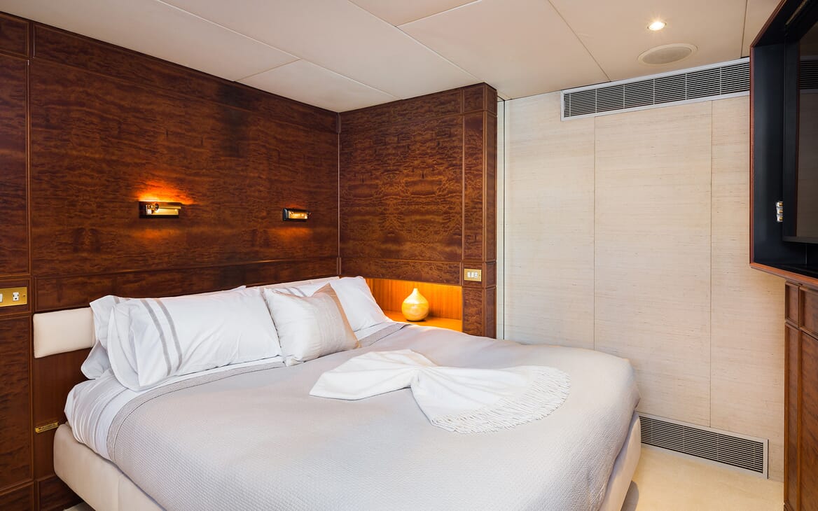 Motor Yacht Brazil guest cabin