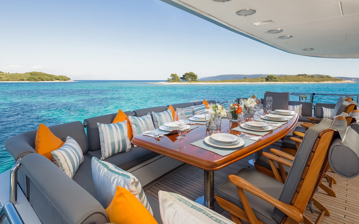 Motor Yacht Brazil al fresco dining